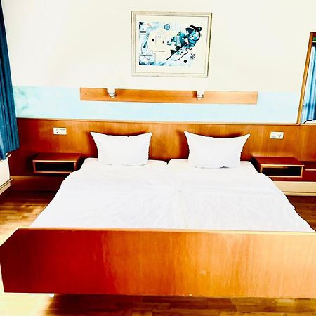 MC Hotel Karlsruhe Buitenkant foto