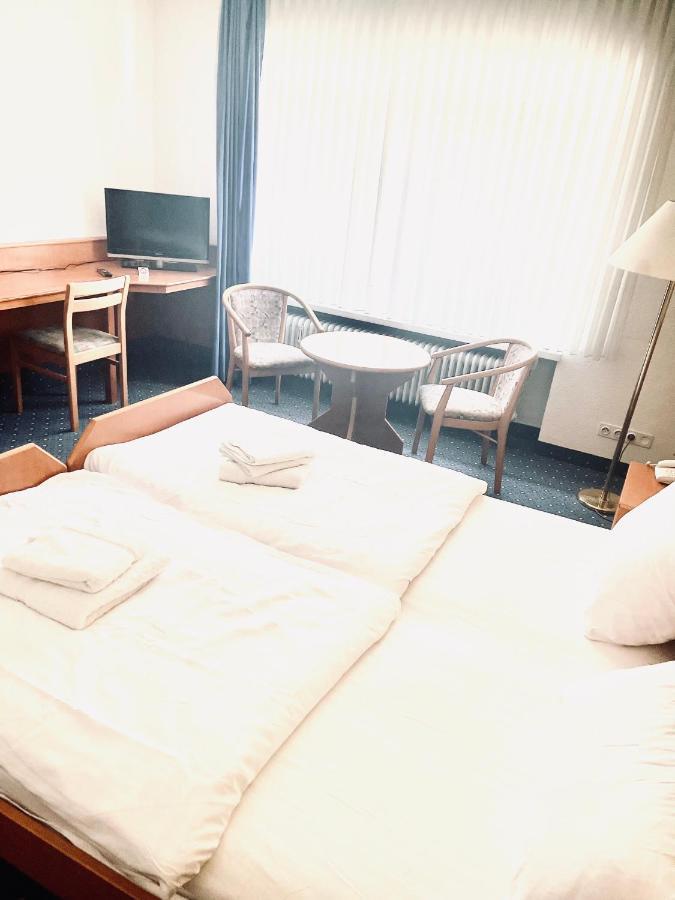 MC Hotel Karlsruhe Buitenkant foto
