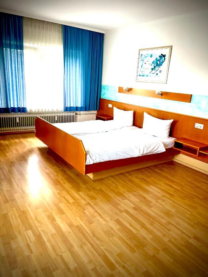 MC Hotel Karlsruhe Buitenkant foto